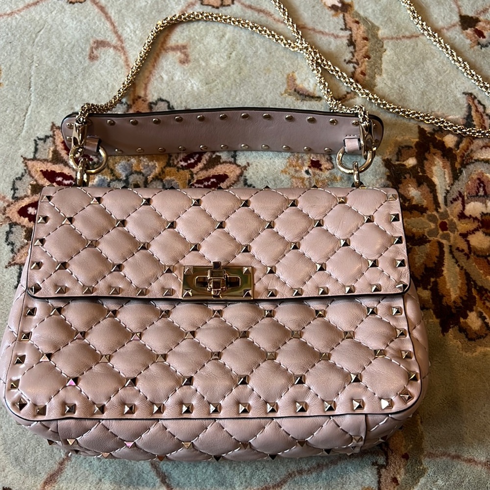 Valentino Garavani MEDIUM NAPPA ROCKSTUD SPIKE BAG
